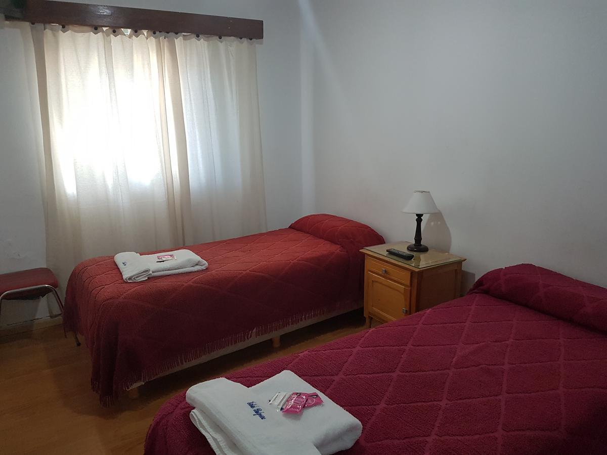 Hotel Belgrano Perito Moreno Extérieur photo
